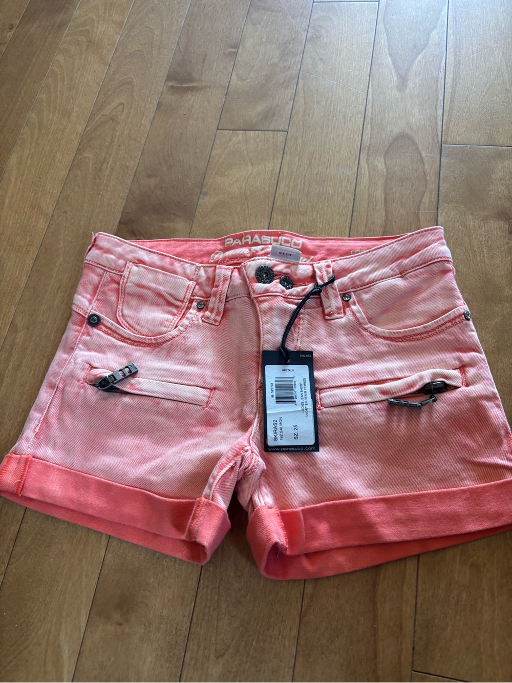 NWT vintage Parasuco denim shorts. Size 25